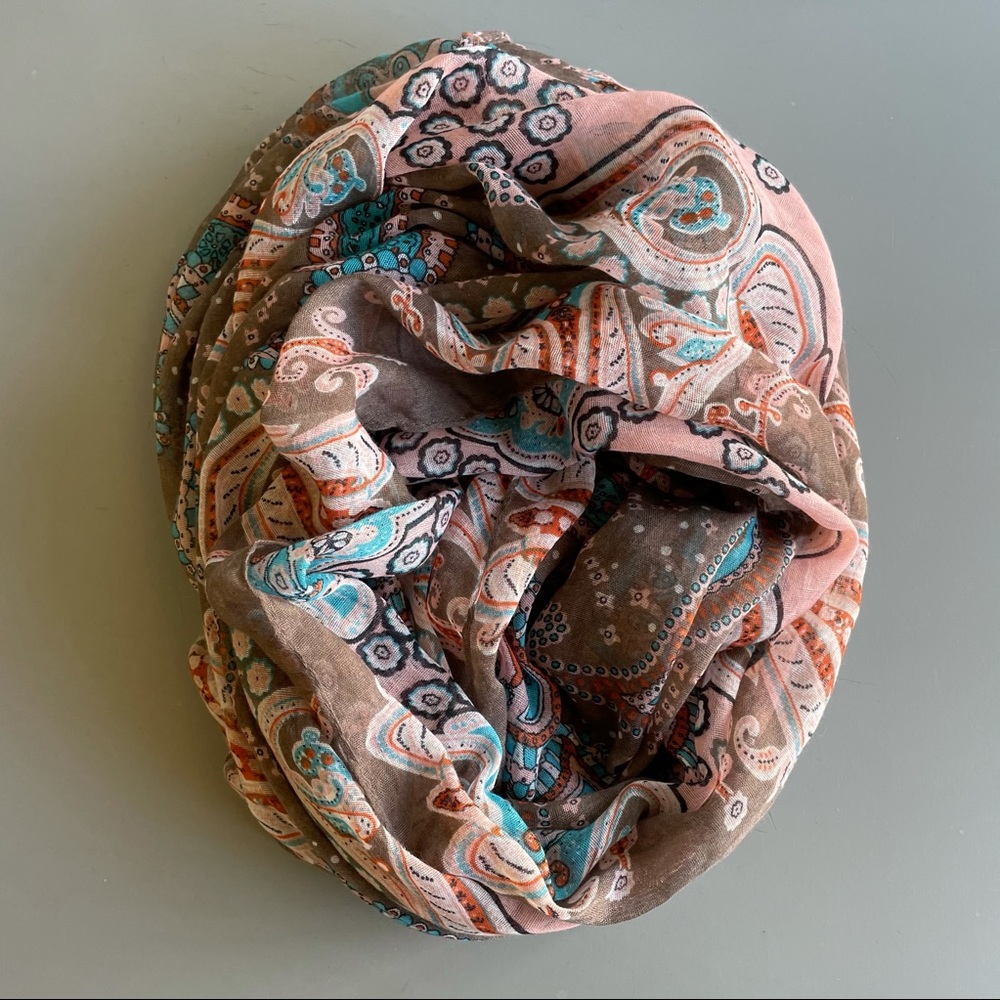 EUC Pretty Paisley Designed Infinity Scarf